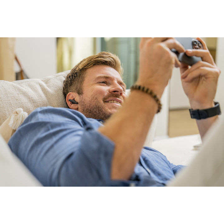 Poly Écouteurs noir charbon Voyager Free 60 UC M +adaptateur USB-C BT700 + étui de charge de base