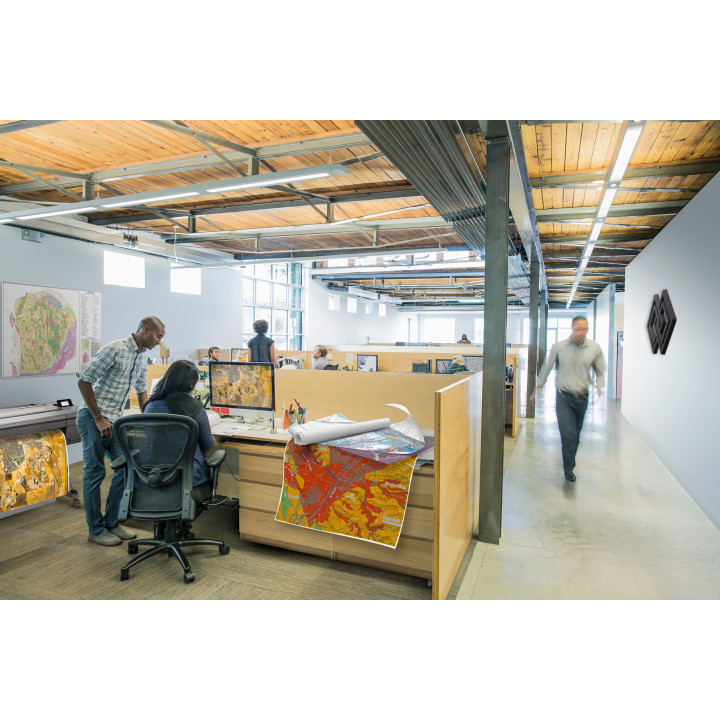 HP Designjet Imprimante Z6dr PostScript de 44 pouces avec coupe-bordures verticales