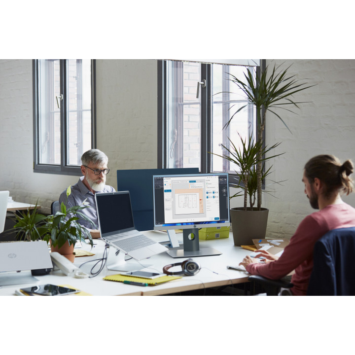 HP Designjet Imprimante Z6dr PostScript de 44 pouces avec coupe-bordures verticales