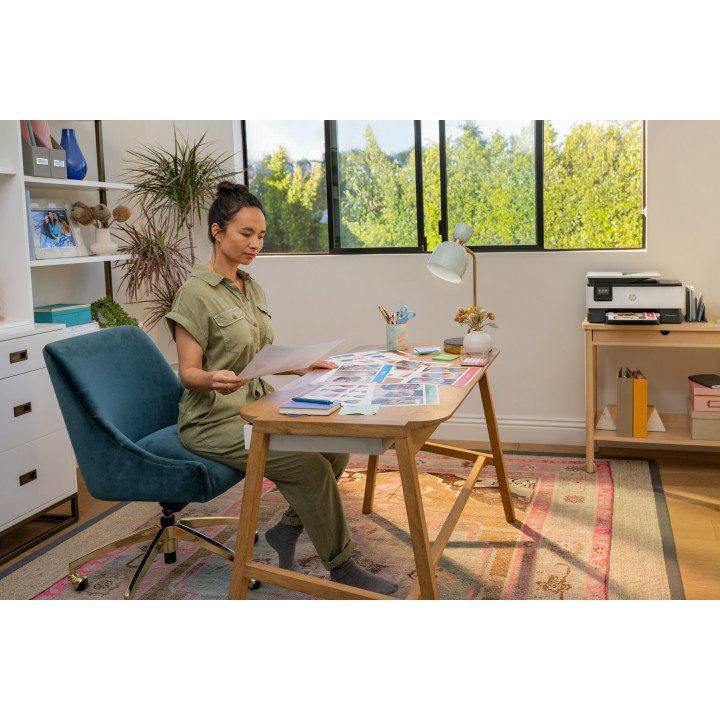 HP Designjet Imprimante Z6dr PostScript de 44 pouces avec coupe-bordures verticales