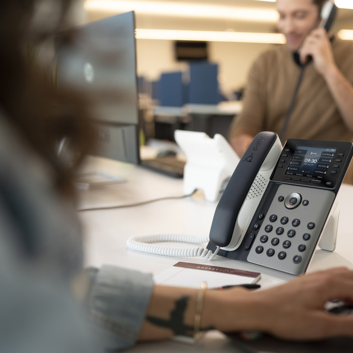 Poly Téléphone IP Edge E320 compatible PoE