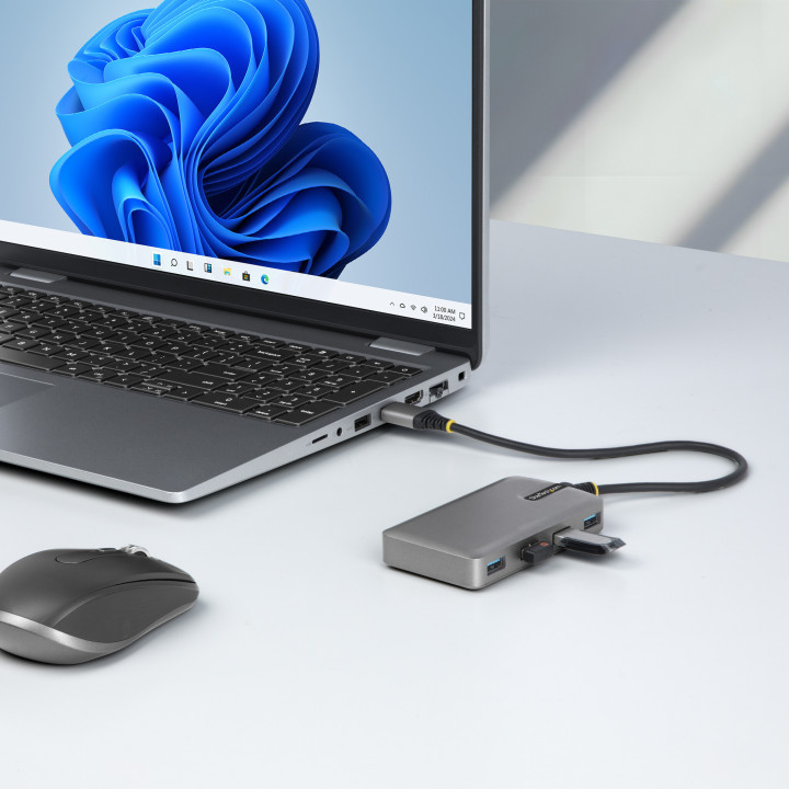 StarTech.com Hub USB 4 Ports - USB 3.0 5Gbps, Alimenté par Bus - Hub USB-A vers 4x USB-A avec entrée d'alimentation auxiliair