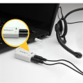 StarTech.com Adaptateur pour casque avec prises pour écouteur et microphone séparées - Mini-Jack 3,5mm 1x (M) 2x (F) - Blanc