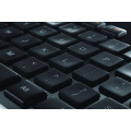Logitech K750