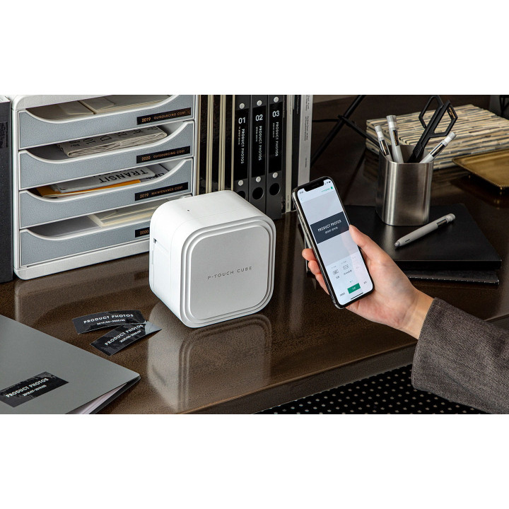 Brother PT-P910BT - Etiqueteuse P-touch CUBE Pro rechargeable et connectable en Bluetooth