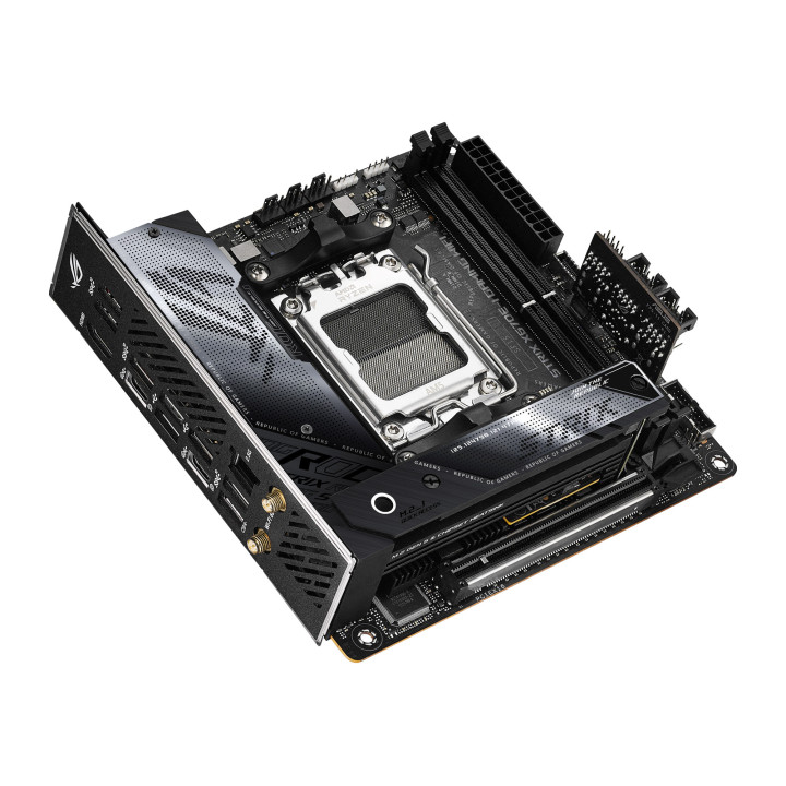ASUS ROG STRIX X670E-I GAMING WIFI AMD X670 Emplacement AM5 mini ITX