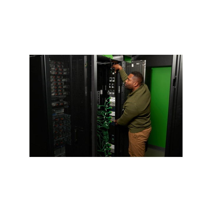 APC NetShelter Rack PDU Advanced, Contrôlé, 3PH, 22,1kW 400V 32A ou 17,3kW 415V 30A, 48 Prises, CEI309