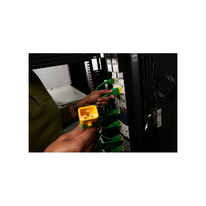 APC NetShelter Rack PDU Advanced, Contrôlé, 3PH, 22,1kW 400V 32A ou 17,3kW 415V 30A, 48 Prises, CEI309